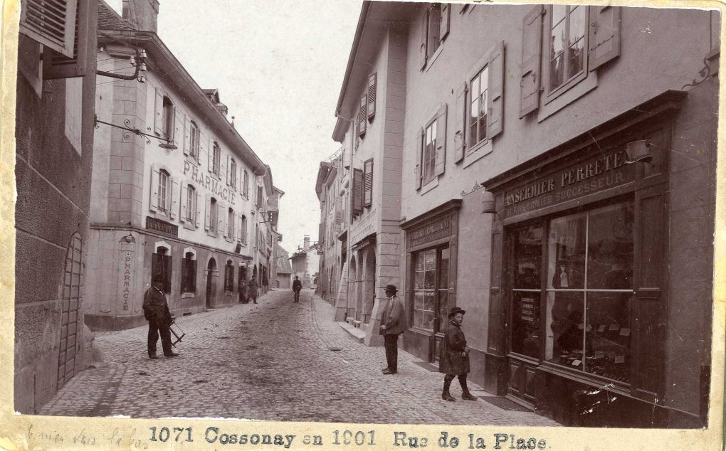 cossonay la rue de la place et026